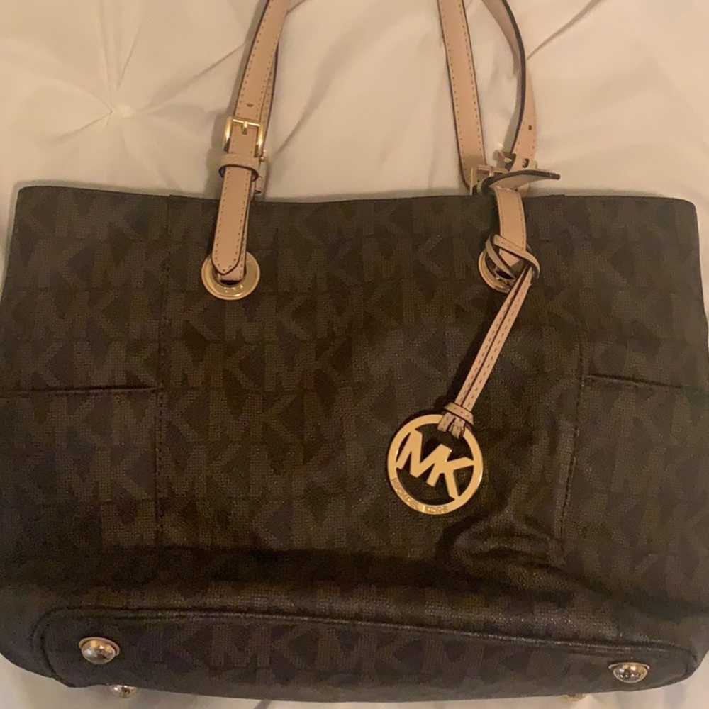Michael Kors Jet Set Purse